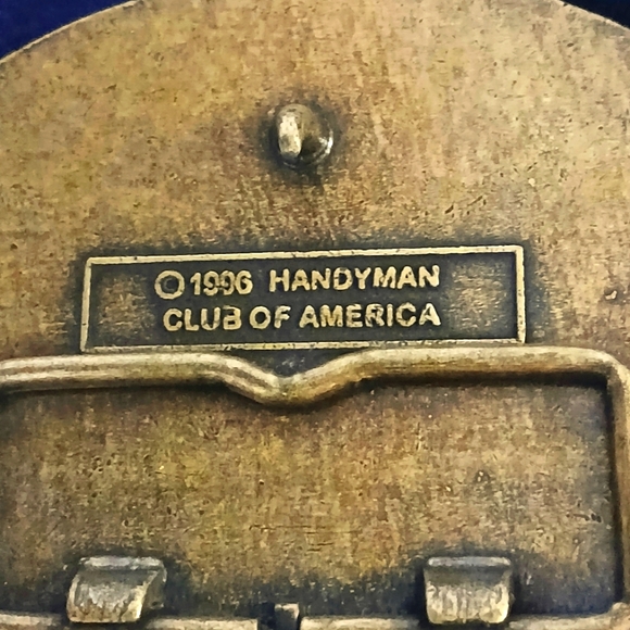 VINTAGE HANDYMAN CLUB OF AMERICA LIFE MEMBER BRONZE BELT BUCKLE WITH POUCH - Picture 3 of 4